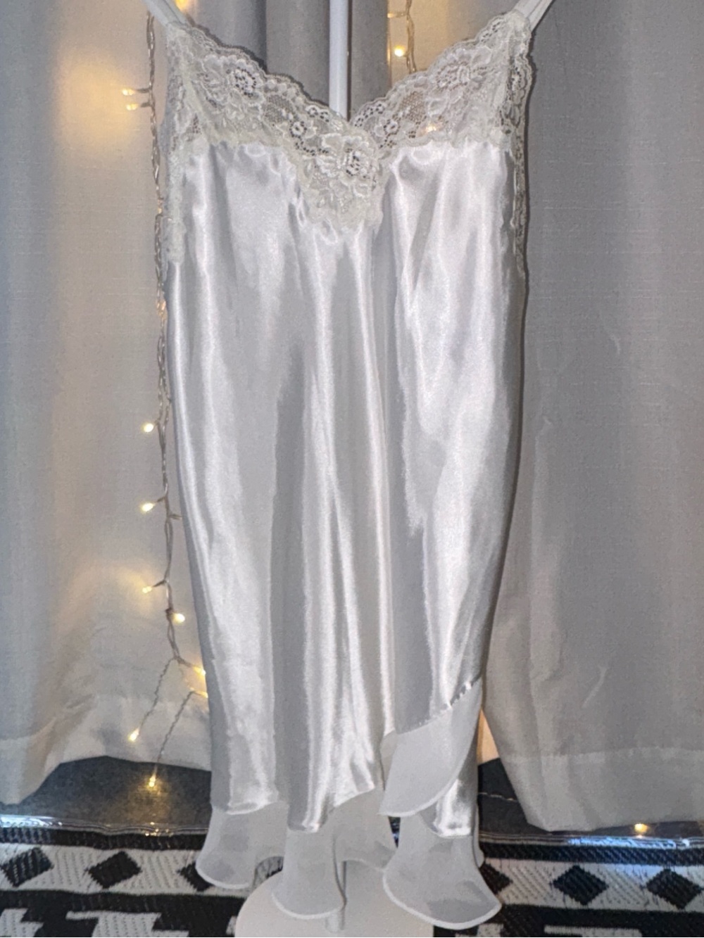 Oscar de la Renta Silky White Lace-Trim Slip Dress